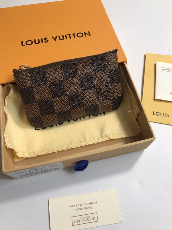 LVコピーウォレット背面デザイン